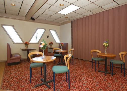 Rodeway Inn Медіна Ресторан фото